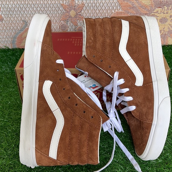 Vans Men’s Sk8-Hi
Pig Suede Tortoise Shell
VN0A7Q5N1RE
Sneakers - Picture 12 of 16